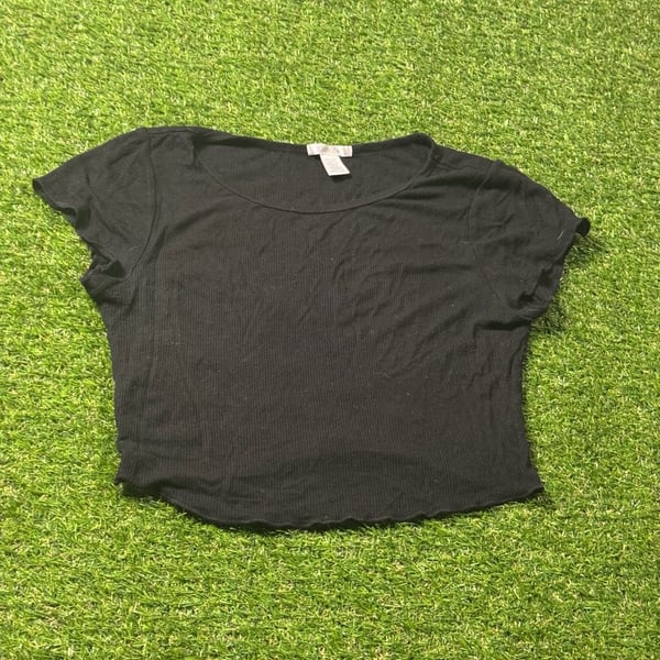 Ozzolo Black Ribbed Lettuce Hem Short Sleeve Crop Top Baby Tee Medium