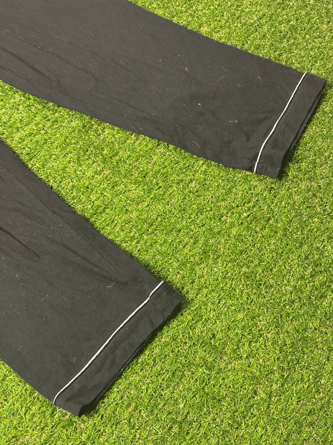 Flora Nikrooz Black Pajama Lounge Pants with Drawstring and White Piping Size M 5