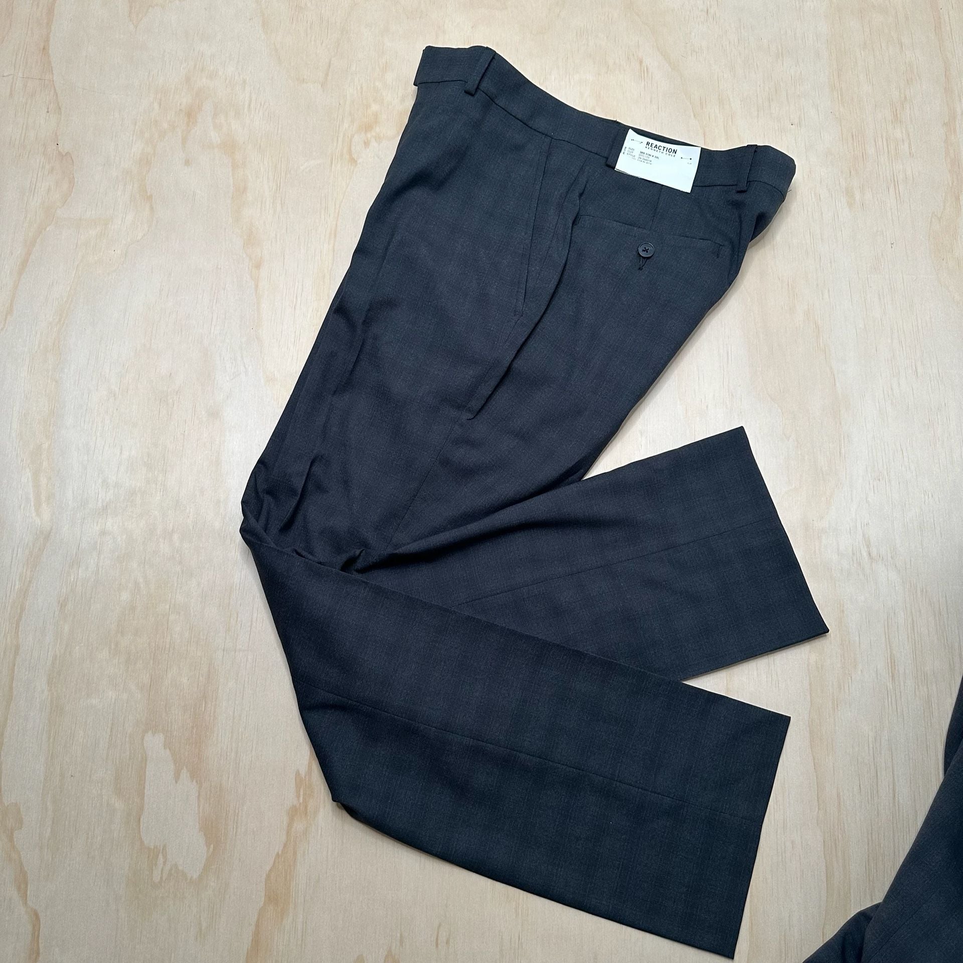Kenneth Cole Reaction Men's 2-Piece Suit Charcoal Plaid Slim Fit Jacket & Pants 7