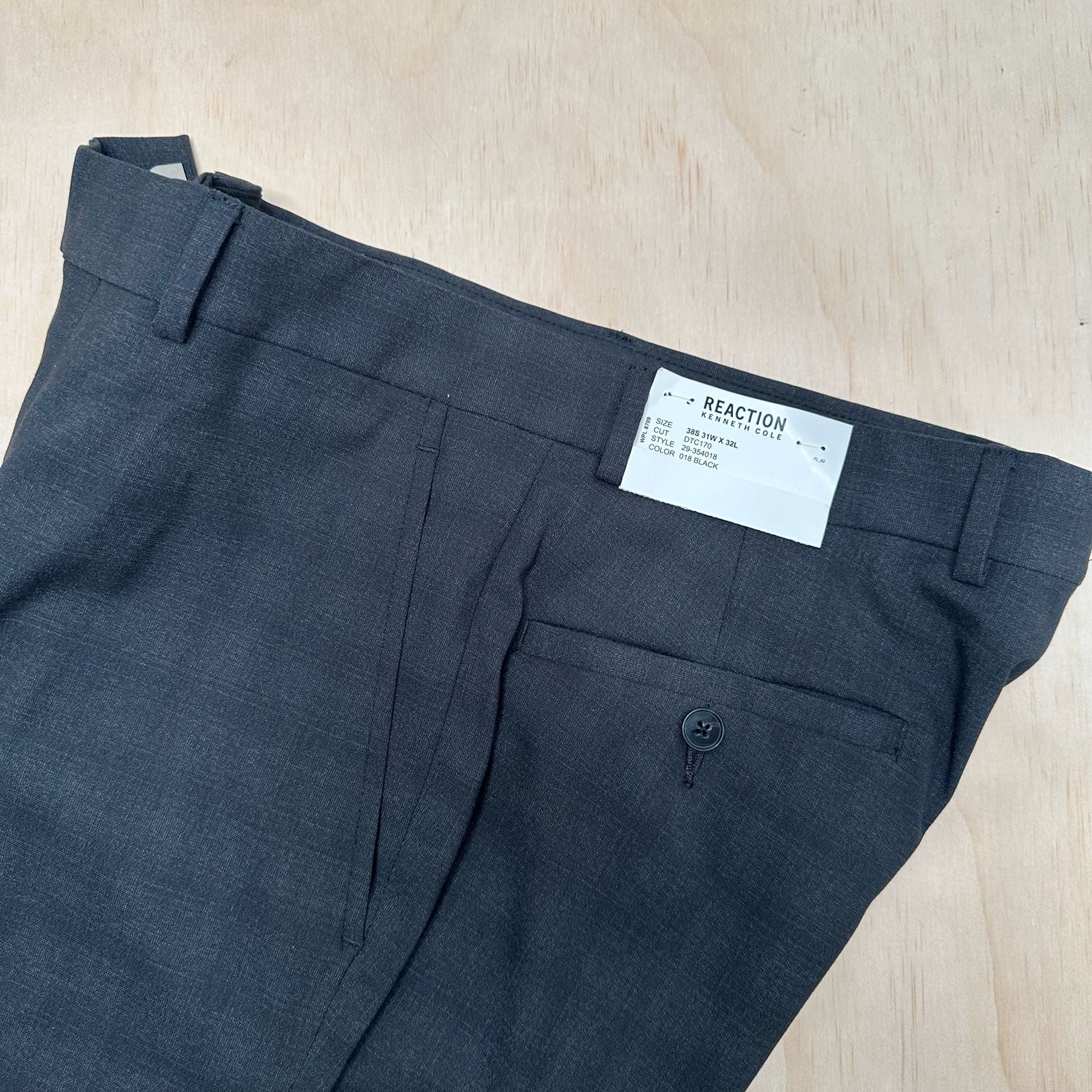 Kenneth Cole Reaction Men's 2-Piece Suit Charcoal Plaid Slim Fit Jacket & Pants 8