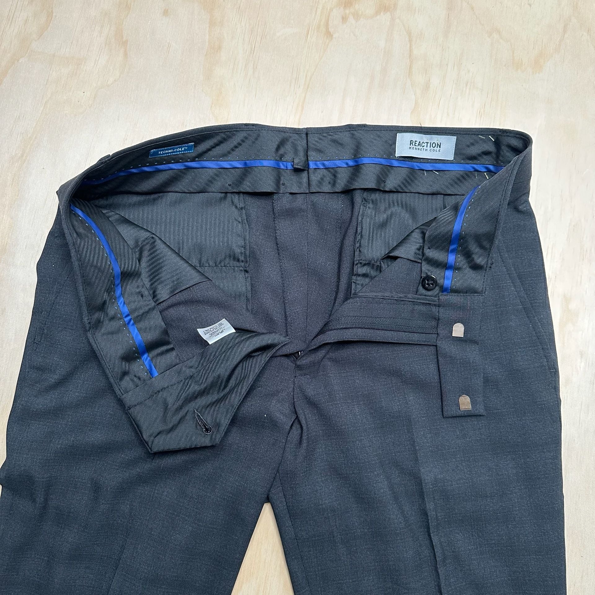 Kenneth Cole Reaction Men's 2-Piece Suit Charcoal Plaid Slim Fit Jacket & Pants 21