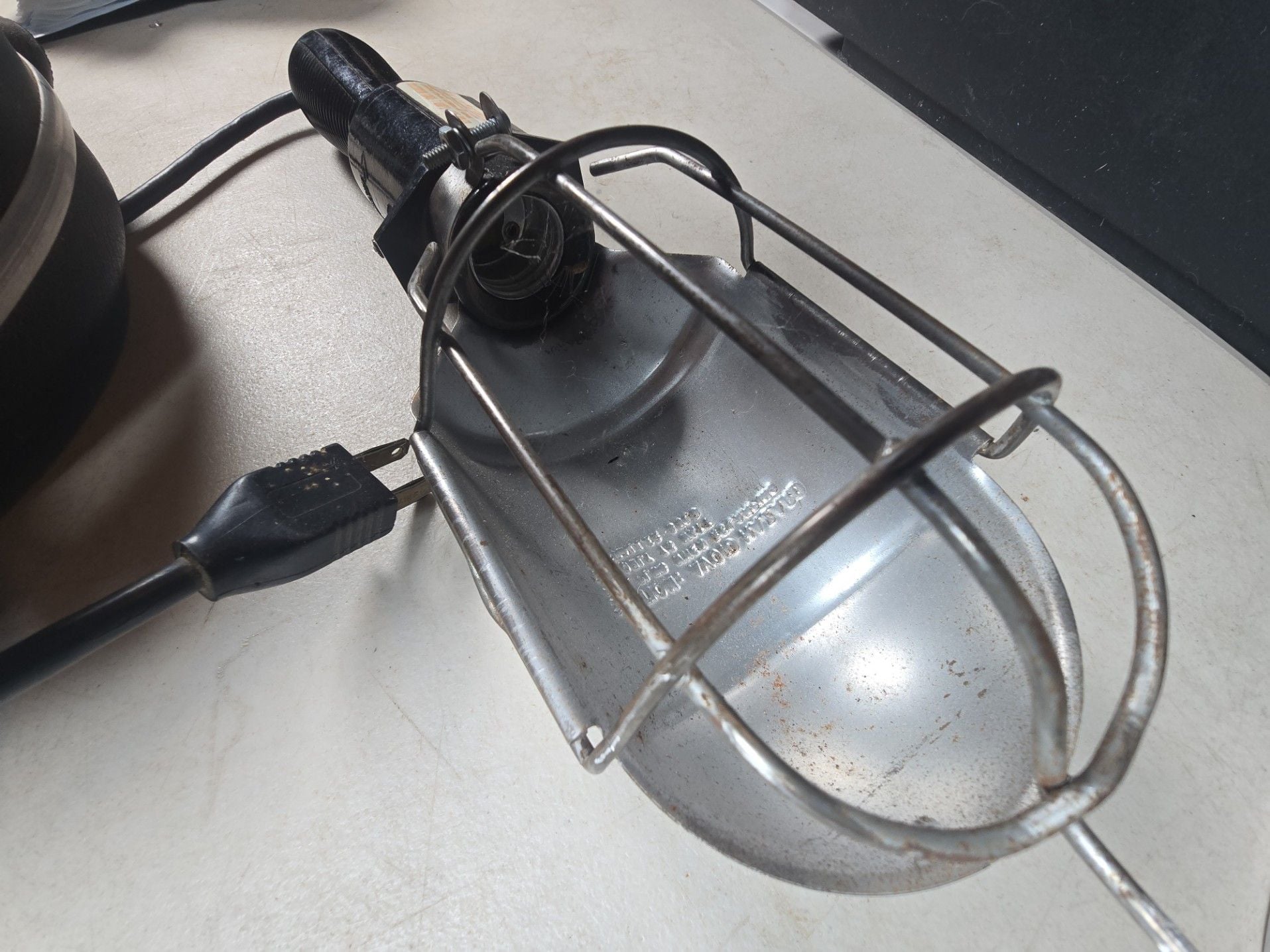 Vintage Cordomatic 900 Automatic Retractable Drop Light Trouble Light Reel 8