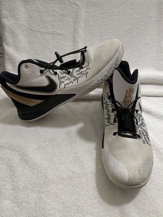 Nike Kyrie Flytrap 2 White Metallic Gold Black Basketball Shoes 13 AO4436-170 2