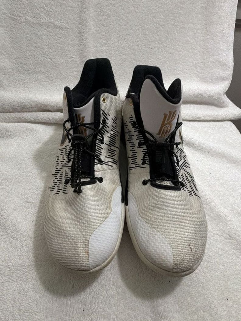 Nike Kyrie Flytrap 2 White Metallic Gold Black Basketball Shoes 13 AO4436-170 3