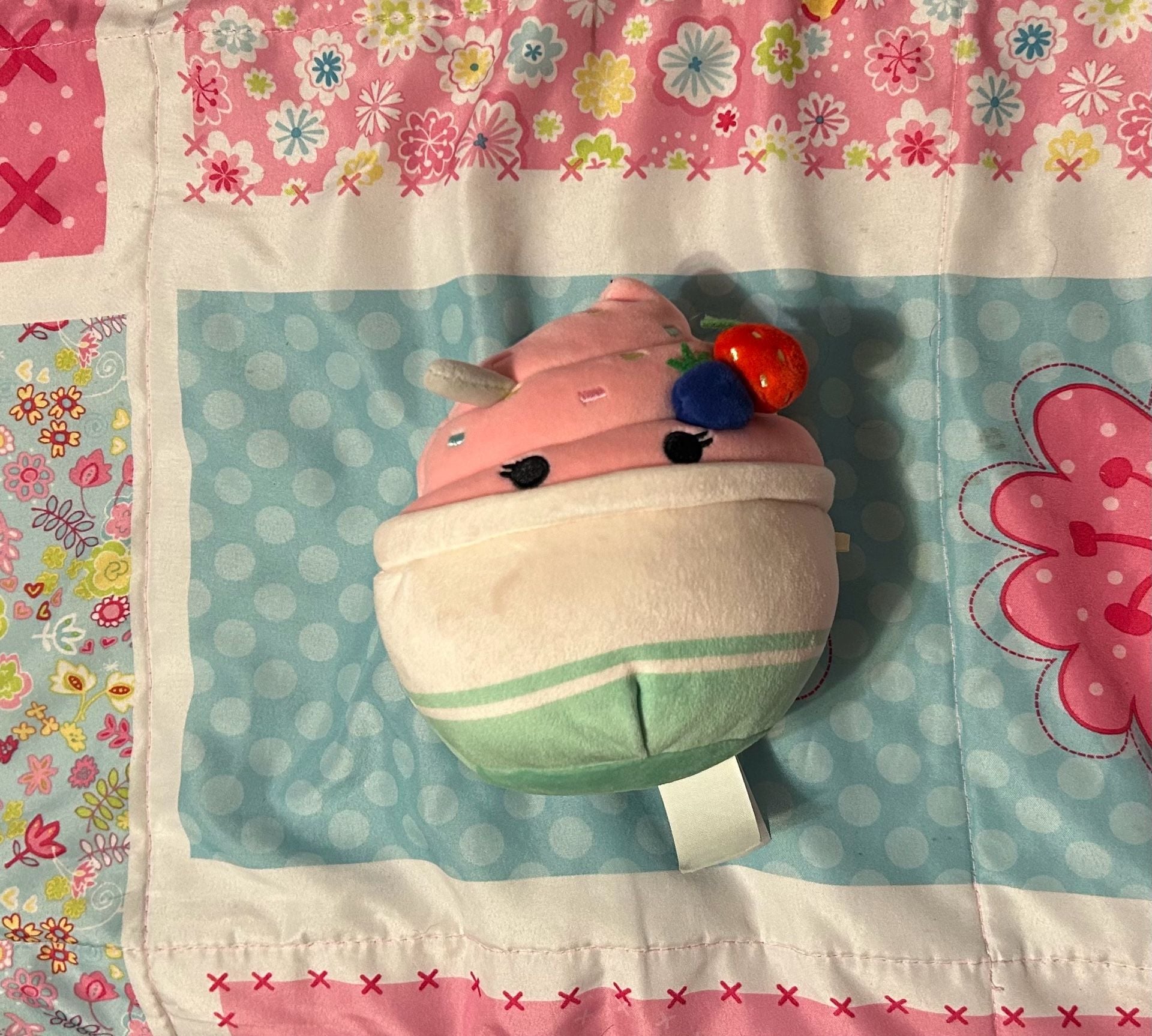 Squishmallows Angelica 5 Inch Scented Frozen Yogurt Dessert Plush Toy 1