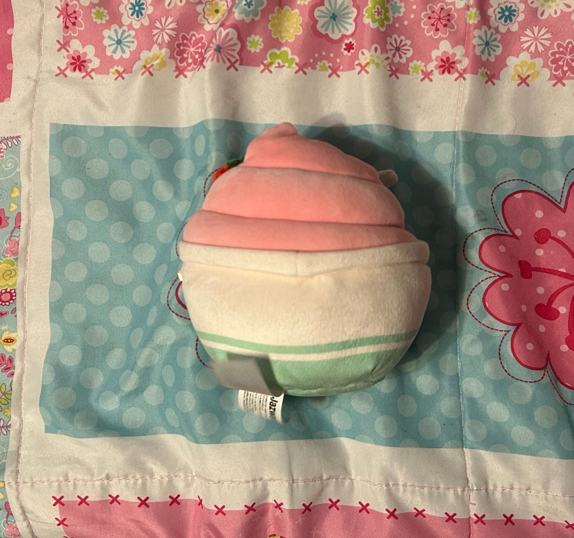 Squishmallows Angelica 5 Inch Scented Frozen Yogurt Dessert Plush Toy 2
