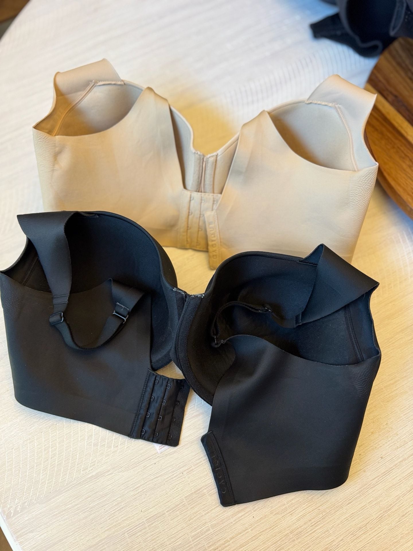 Cacique Women's T-Shirt Bras Size 38F Black & Nude Lot of 2 4