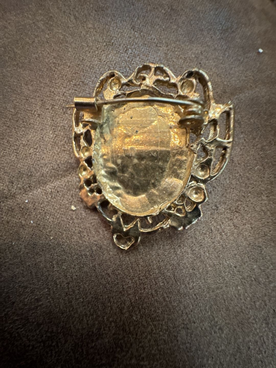 Vintage Gold Tone Filigree Openwork Brooch with Central Faux Pearl 3
