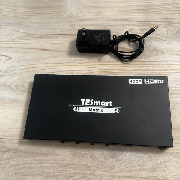 TESmart 4K Ultra HD 4x4 Matrix HDMI Switch Splitter HMA0404A40