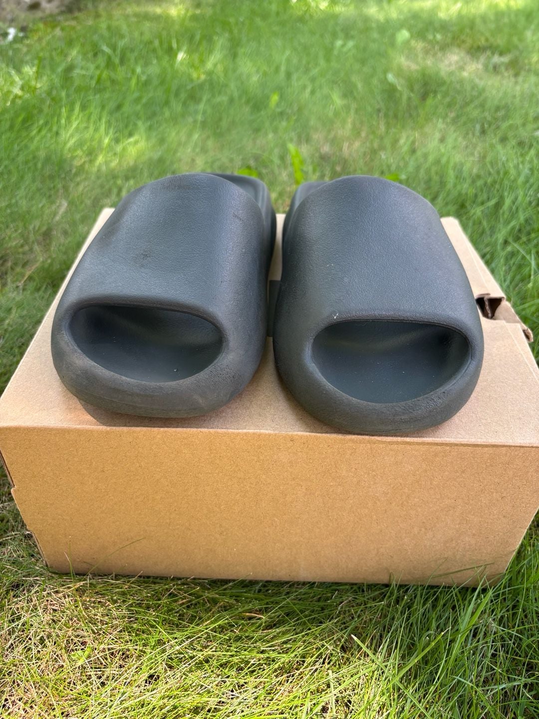 Size 5- Adidas Yeezy Slide Dark Onyx ID5103 3
