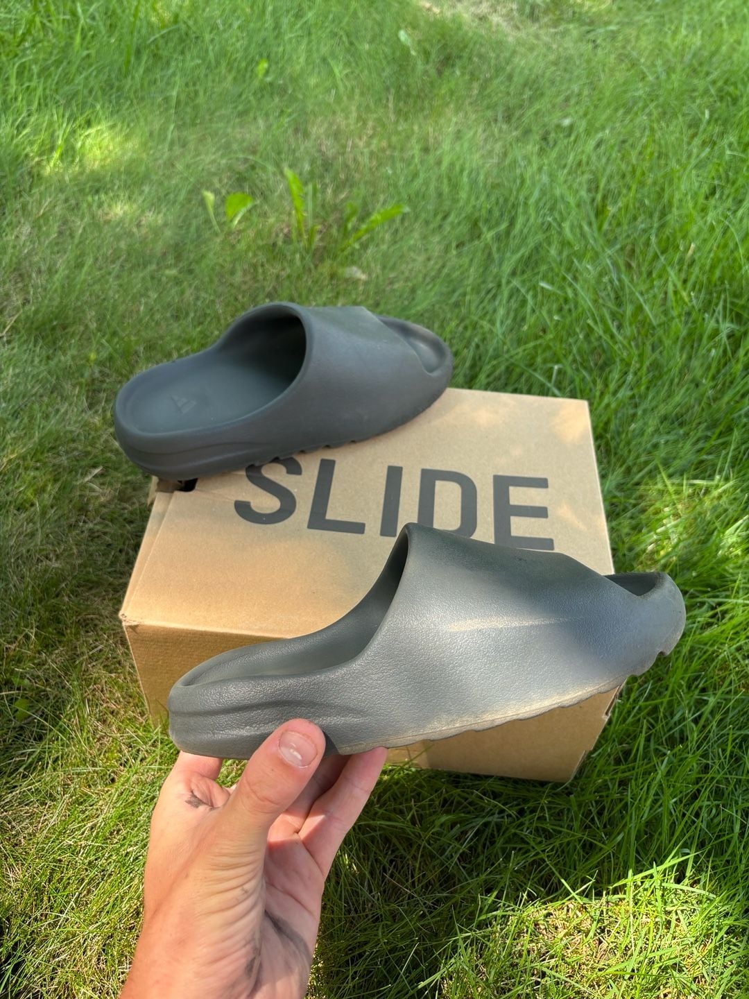 Size 5- Adidas Yeezy Slide Dark Onyx ID5103 4