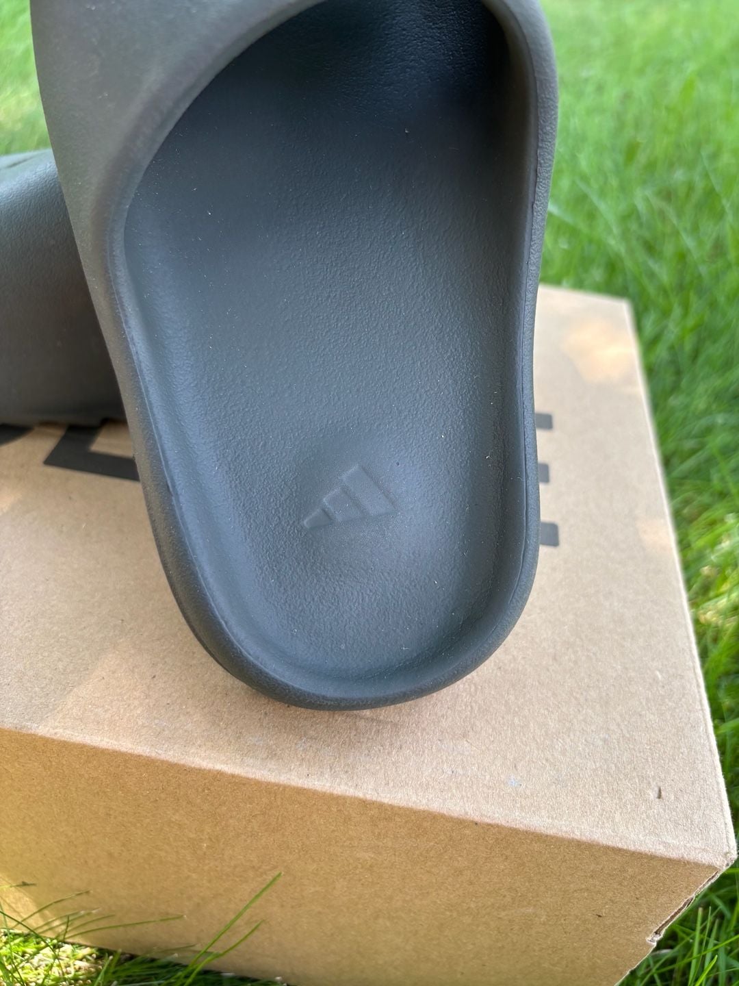 Size 5- Adidas Yeezy Slide Dark Onyx ID5103 7