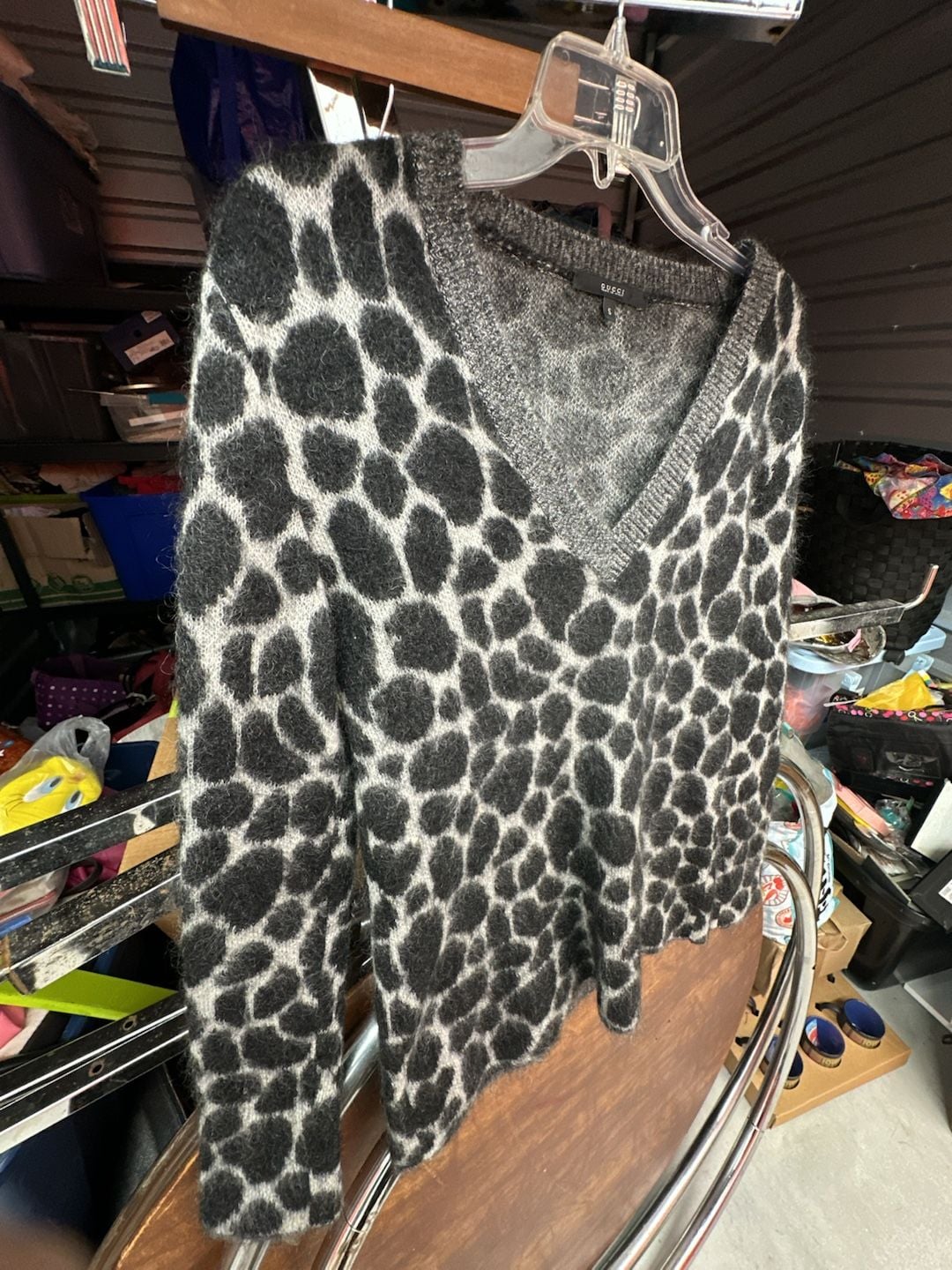 Gucci Black & Grey Leopard Print Mohair Wool V-Neck Sweater Size S 4