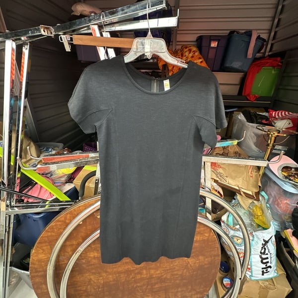 Lolë Black Short Sleeve Dress Size M