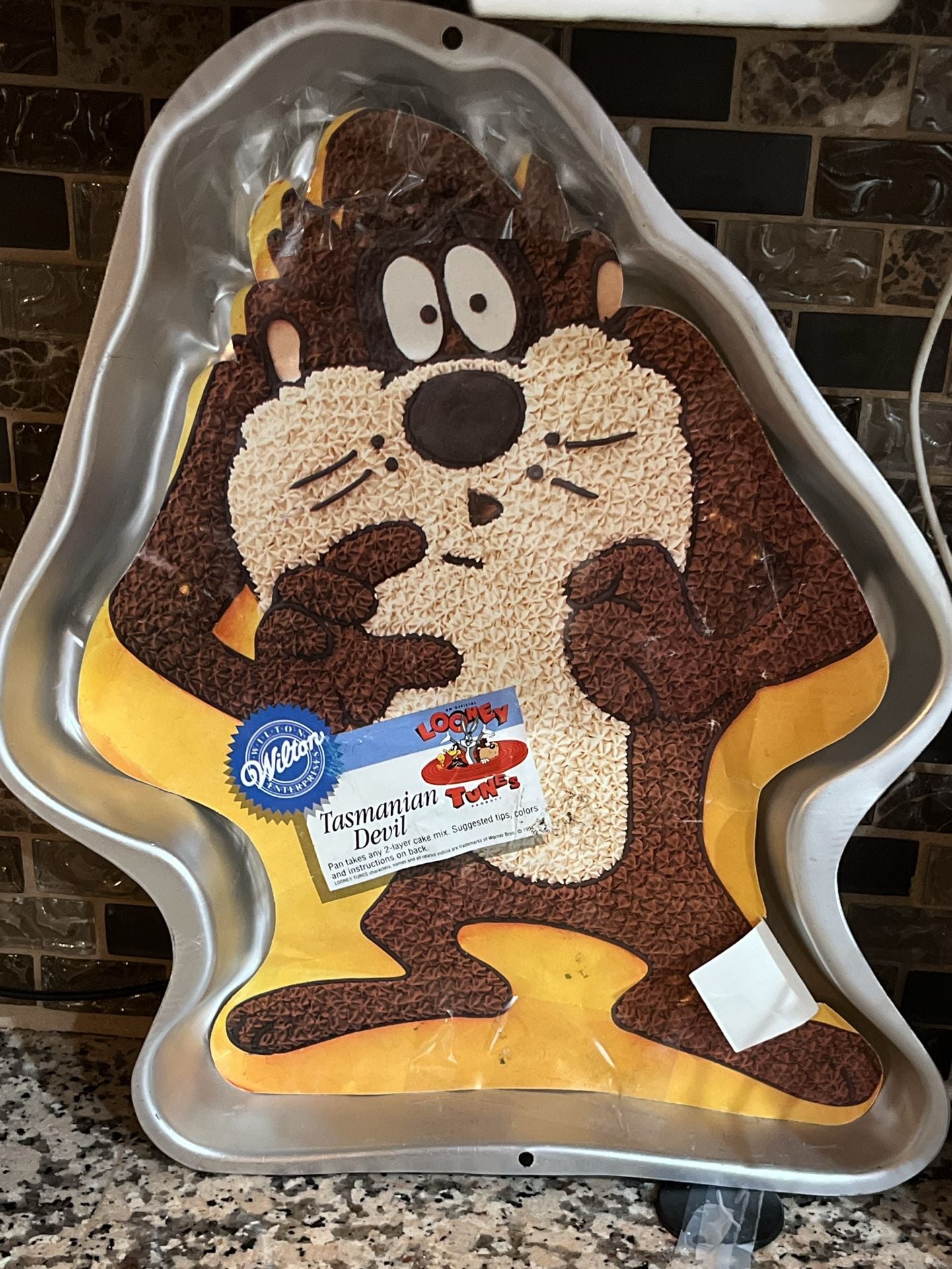 Vintage Wilton Tasmanian Devil Taz Cake Pan 1995 Looney Tunes 6