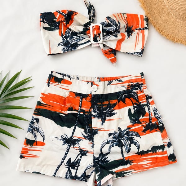 SHEIN Tropical Palm Tree Print Tube Top and High-Waist Shorts Summer Outfit Set