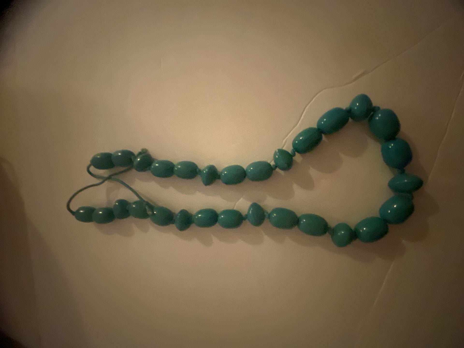 Vintage Teal Lucite Graduated Chunky Oval Beaded Necklace 4