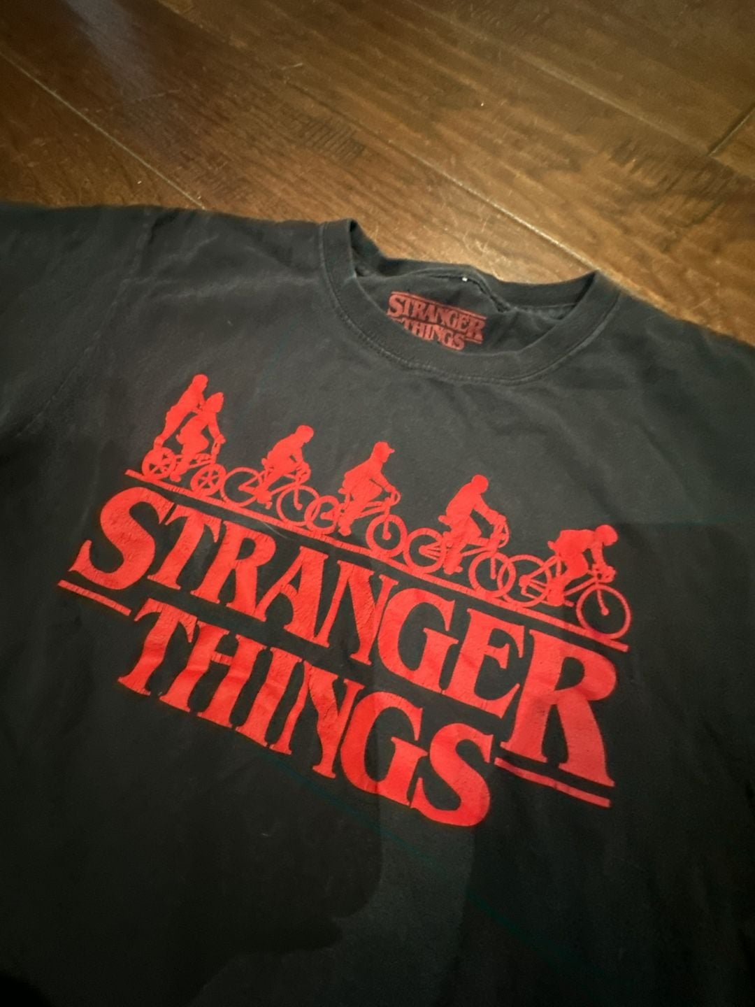 Stranger Things Netflix Official Merchandise Red Bike Silhouettes Logo Black T-Shirt XS 3