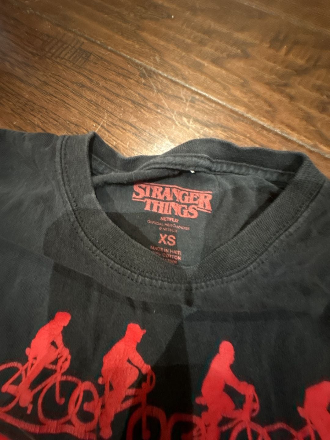 Stranger Things Netflix Official Merchandise Red Bike Silhouettes Logo Black T-Shirt XS 4