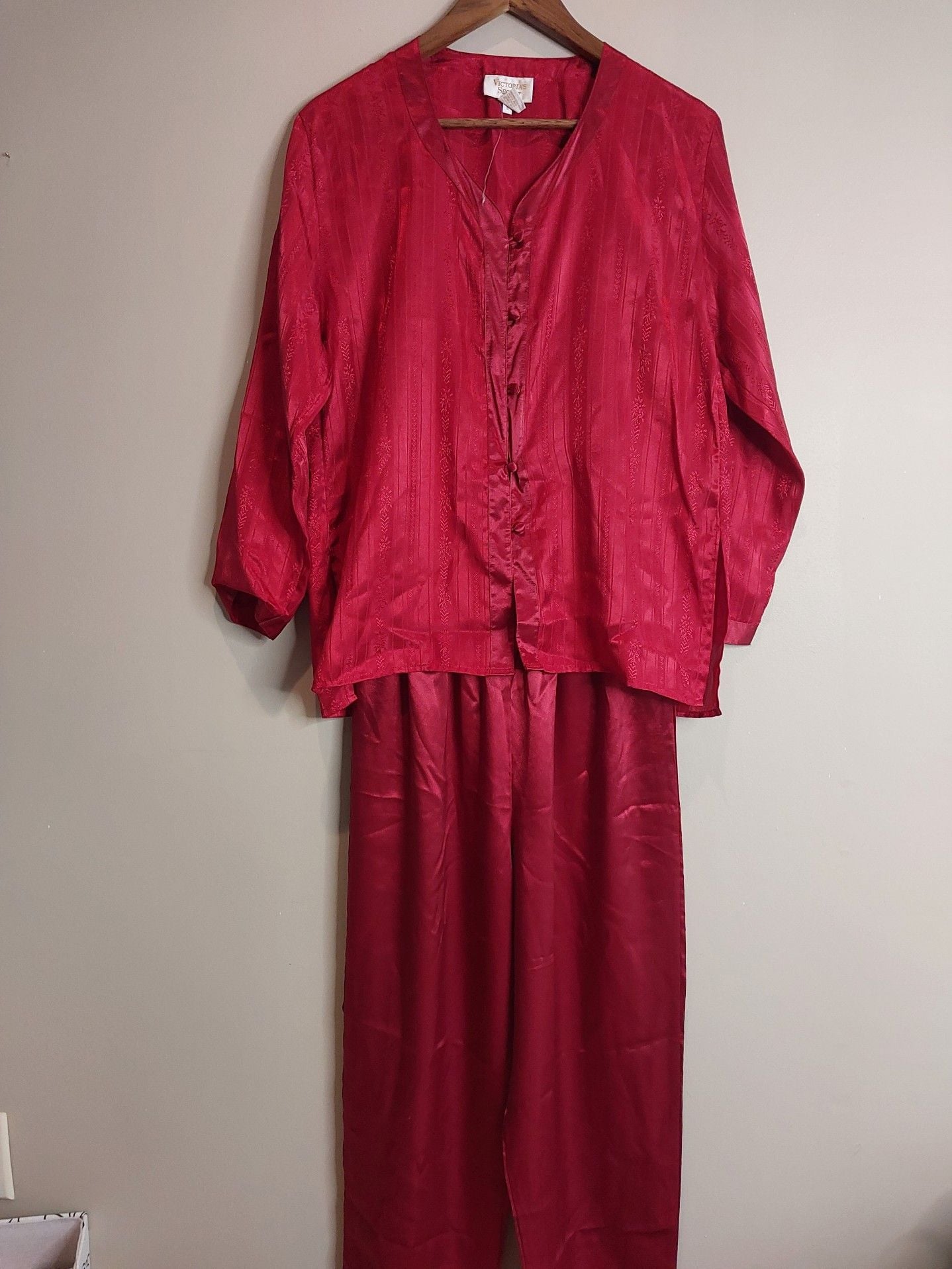 Vintage Victoria's Secret Gold Label Button Front Satin Red Brocade Sleep Shirt & Bottom 11