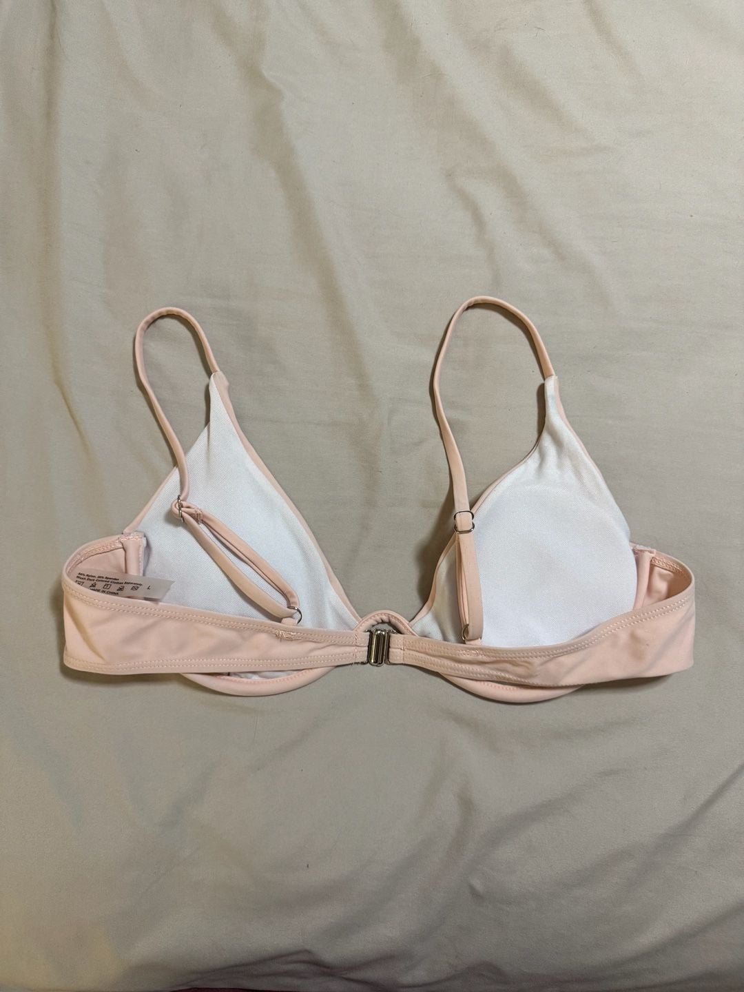 Shein 3-Piece Solid Underwire Bikini Set With Butterfly Mesh Sarong Cover-Up Pink
Size: L
2