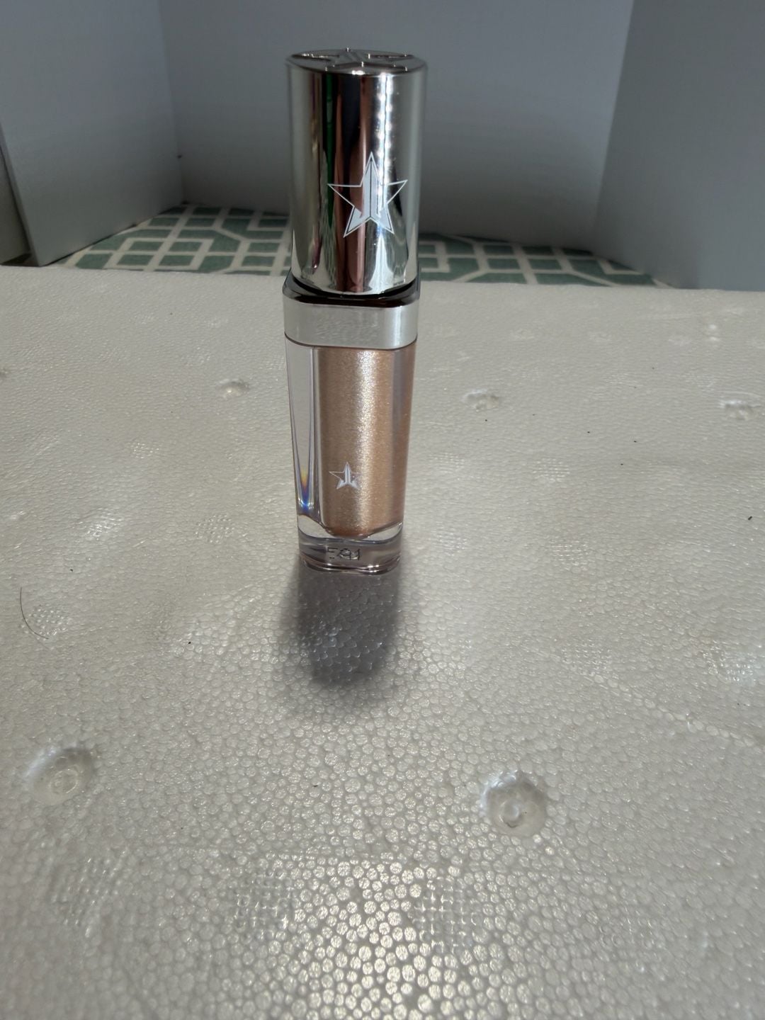 Jeffree Star Cosmetics Liquid Star Shadow - Favorite Frosting 3