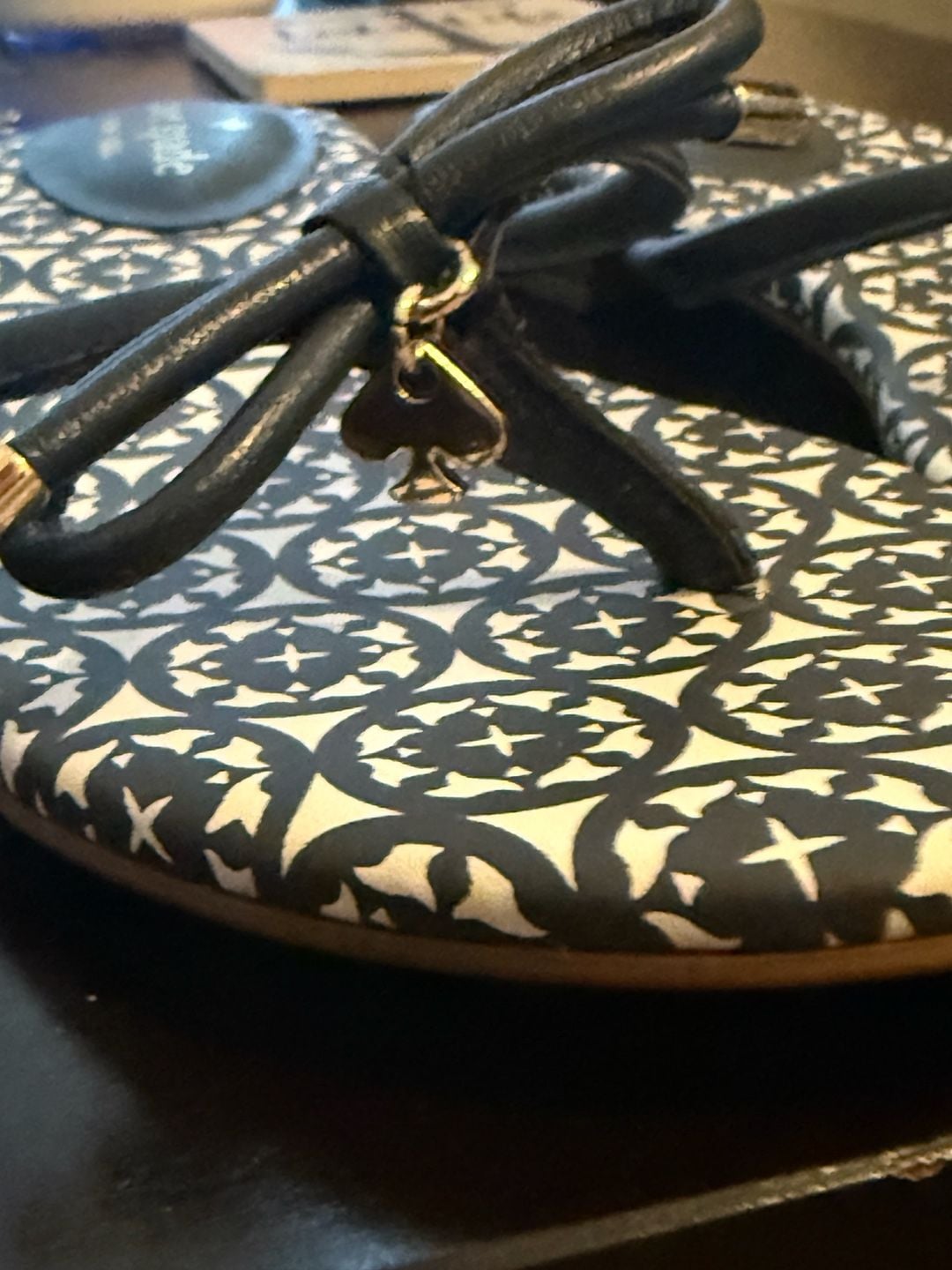 Kate Spade New York Mystic Bow Thong Sandals Navy Blue White Size 6M 6