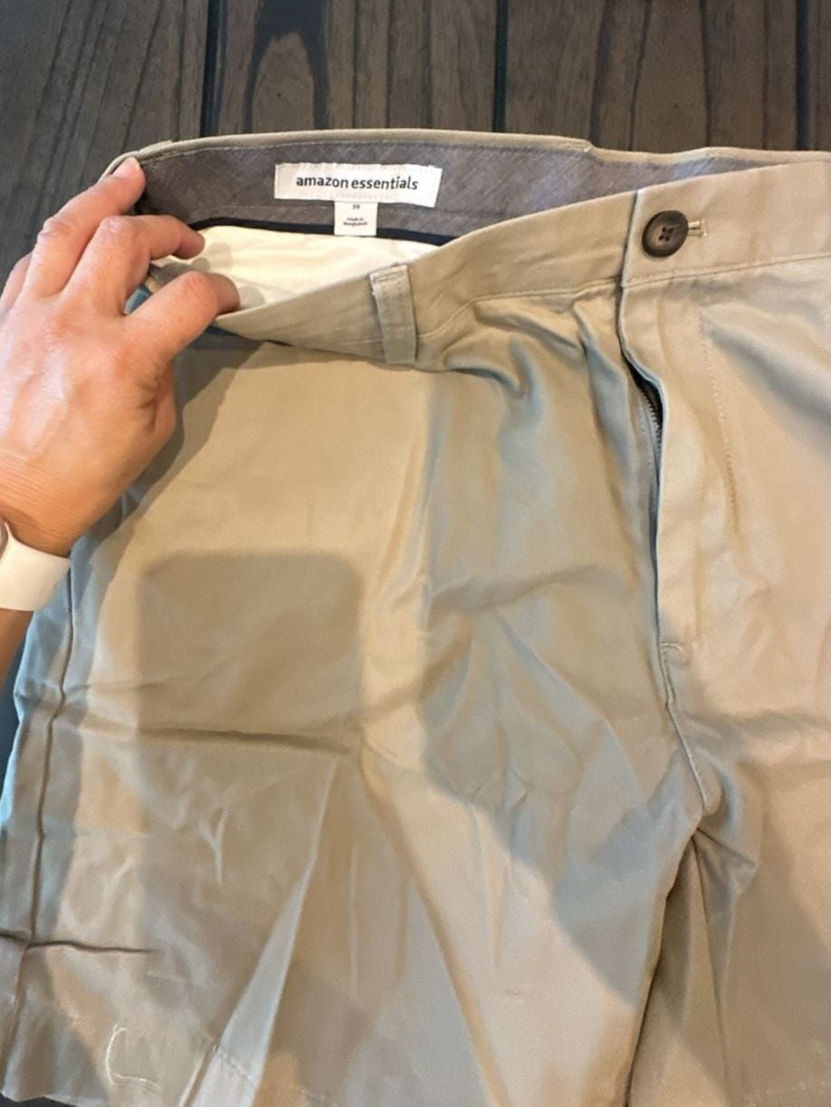 Amazon Essentials Men's Classic-Fit Flat-Front Chino Short Khaki 3