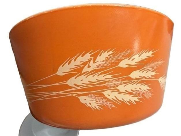 Vintage Pyrex Autumn Harvest Wheat Pattern Cinderella Casserole Bowls (Set of 2) 7
