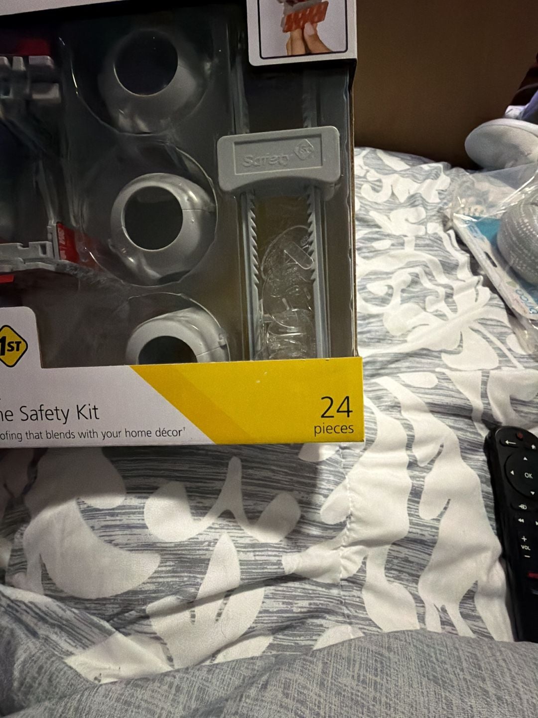 Safety 1st Adhesive Décor Home Safety Kit 24 Pieces Grey Childproofing Set 3