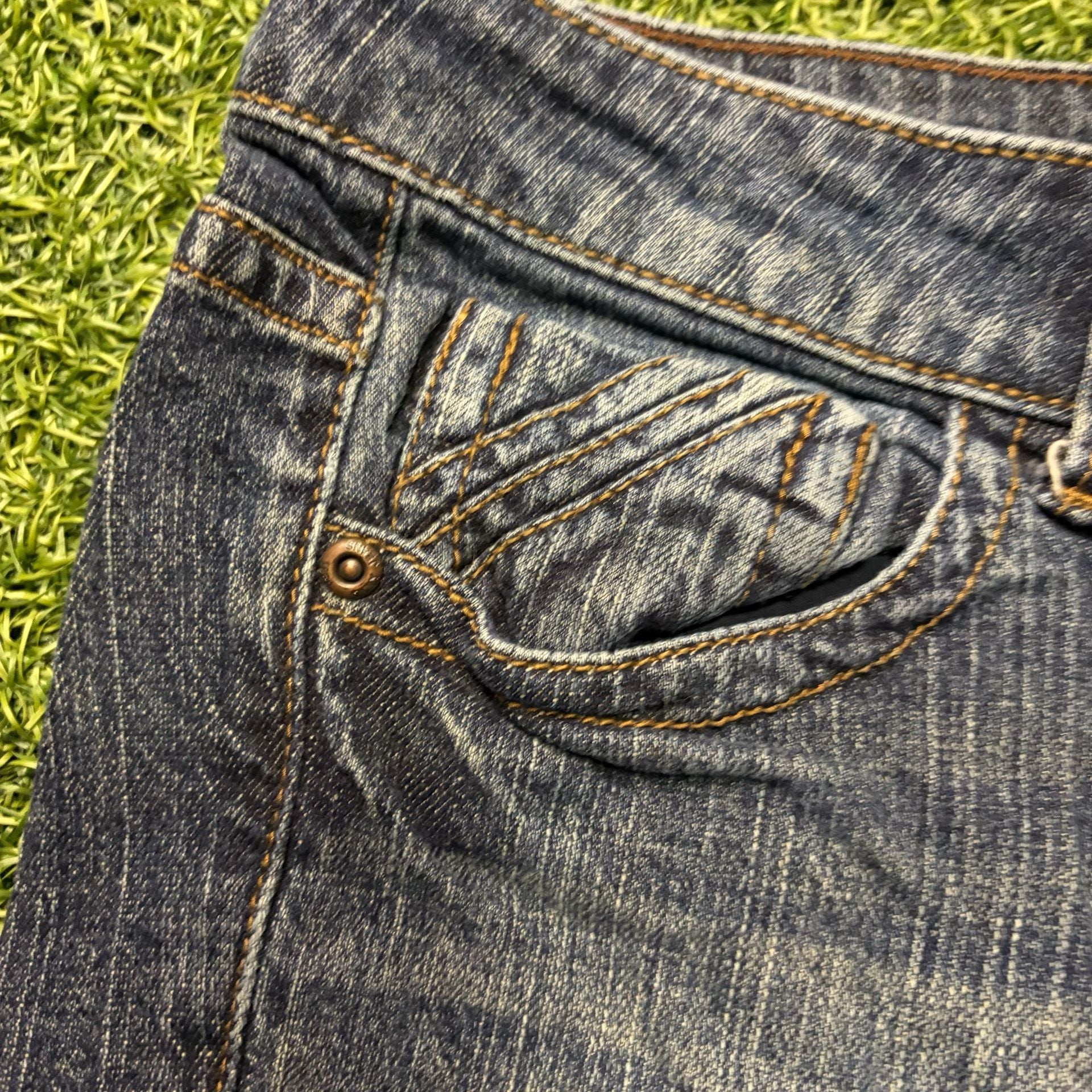 DKNY Jeans Women's Blue Denim Raw Hem Bootcut Jeans Size 8 4