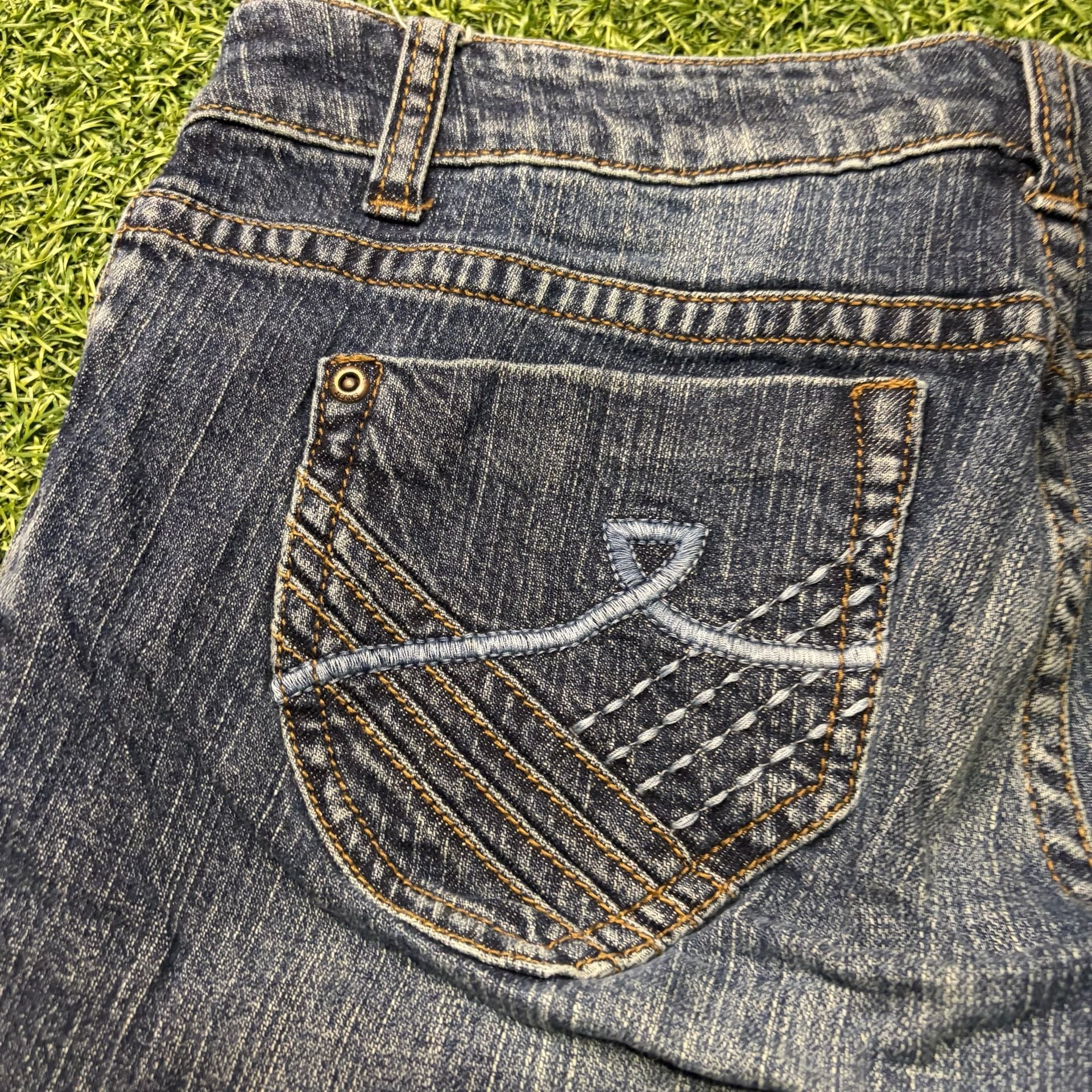 DKNY Jeans Women's Blue Denim Raw Hem Bootcut Jeans Size 8 8