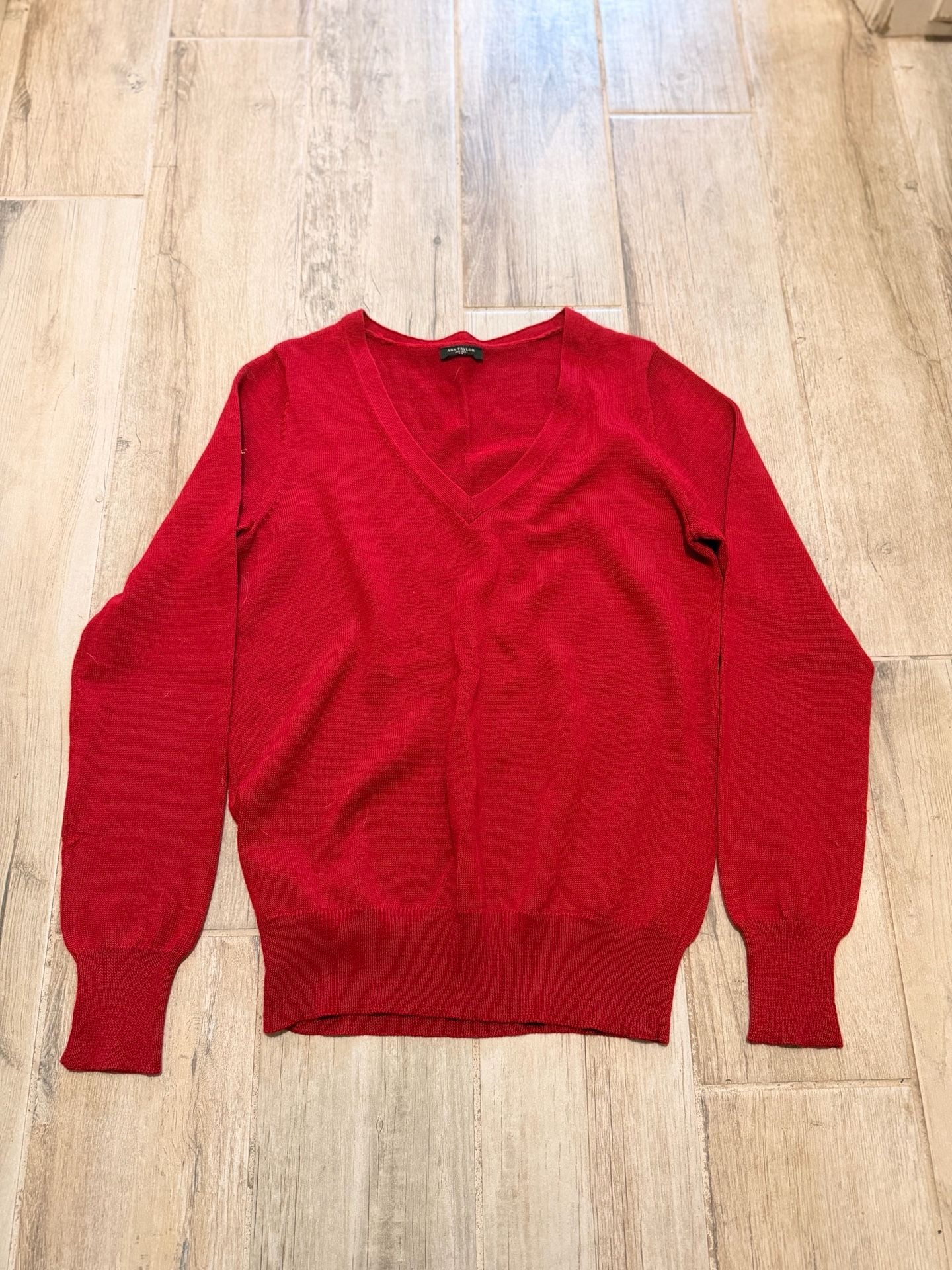Ann Taylor Red V-Neck Long Sleeve Pullover Sweater 2