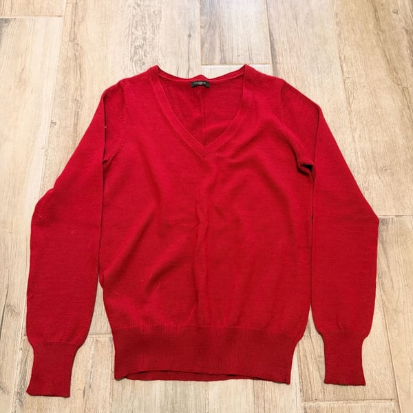Ann Taylor Red V-Neck Long Sleeve Pullover Sweater