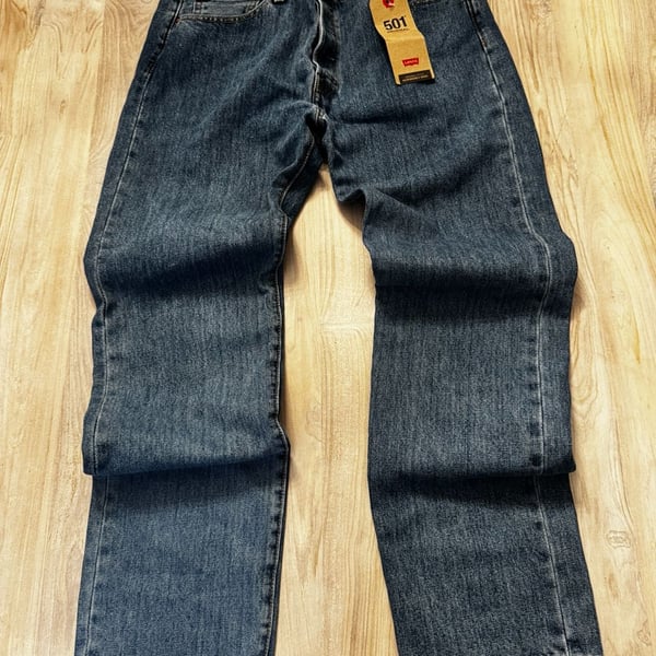 Levi's 501 Original Fit Men's Blue Jeans Straight Leg Button Fly W33 L30 NWT