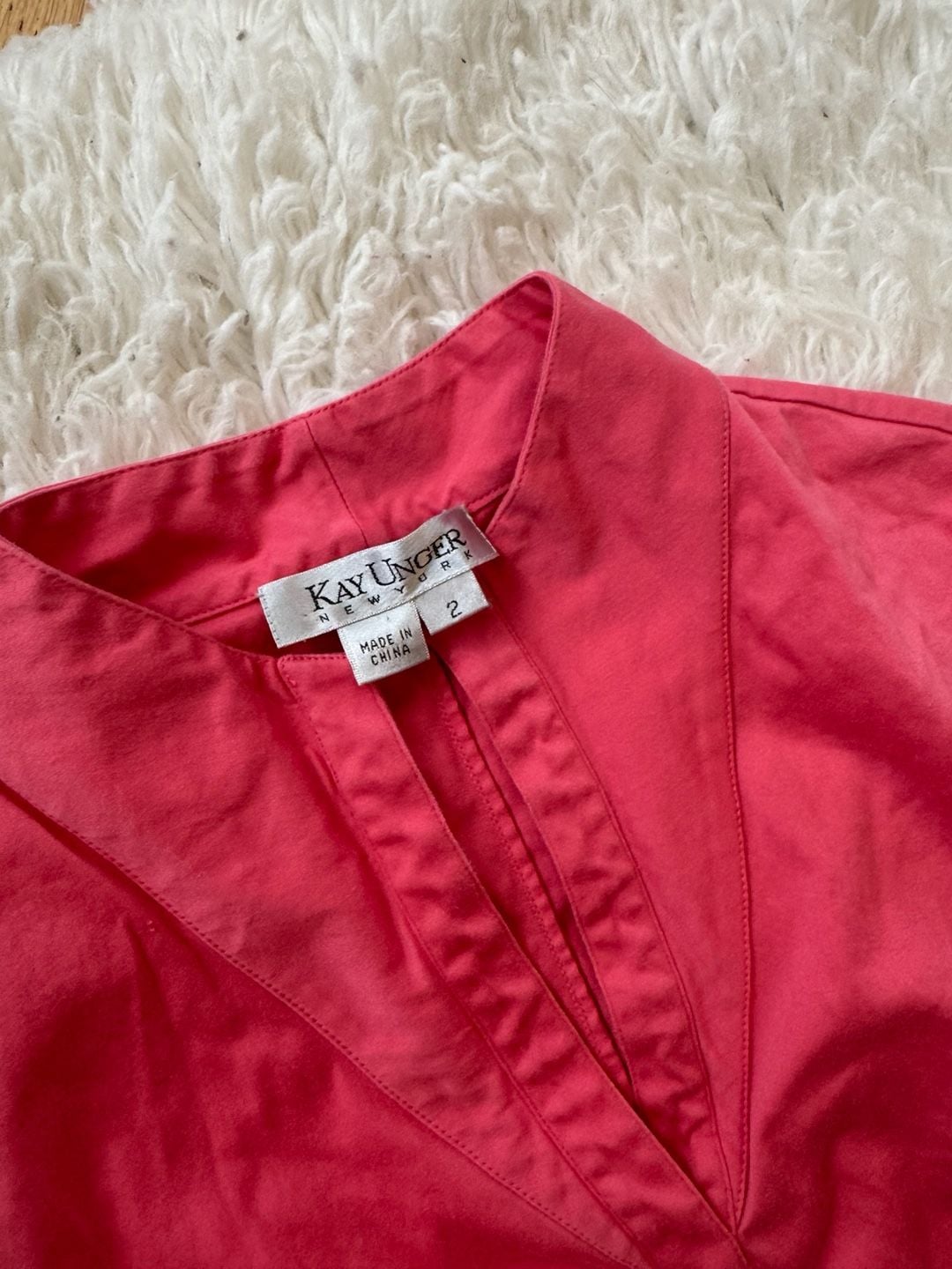 Kay Unger New York Pink Sleeveless Collared V-Neck Blouse Size 2 3