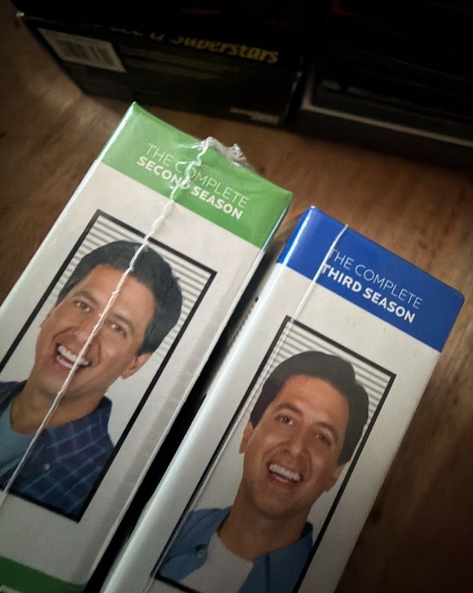 (Sealed) Everybody Loves Raymond The Complete Second and Third Season DVD Box Sets 4