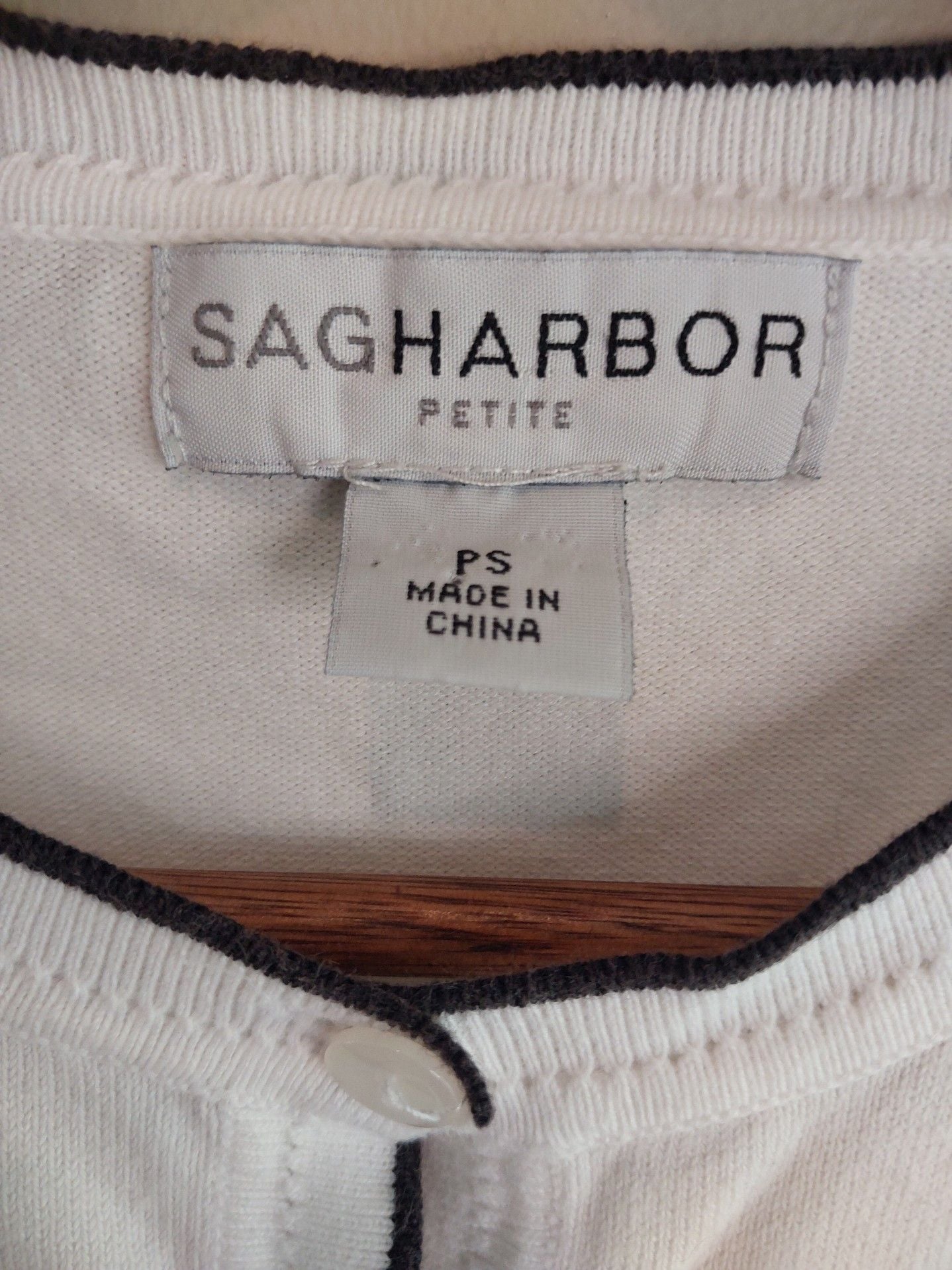 Sag Harbor Petite Cream Cardigan Sweater With Pink Roses 3/4 Sleeves Size PS 7