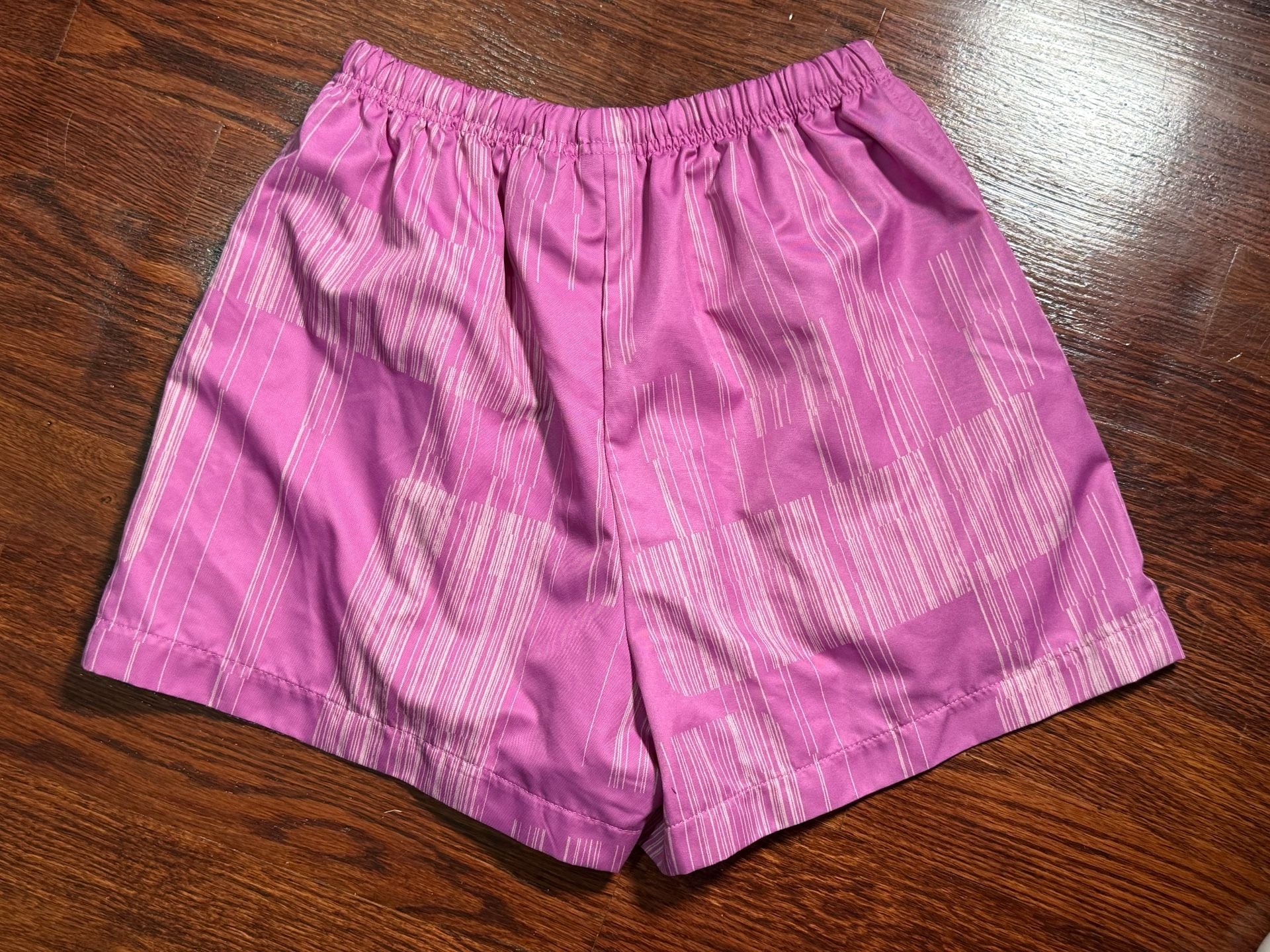 Nike ACG Women's Loose Fit High-Rise Shorts 5