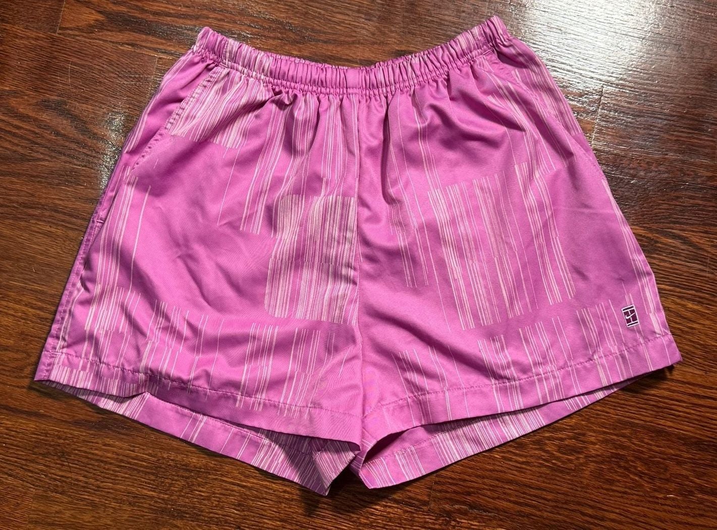 Nike ACG Women's Loose Fit High-Rise Shorts 2