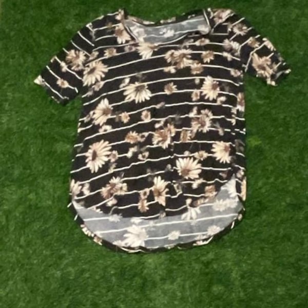 24/7 Maurices Sunflower Stripe Short Sleeve Tunic Tee