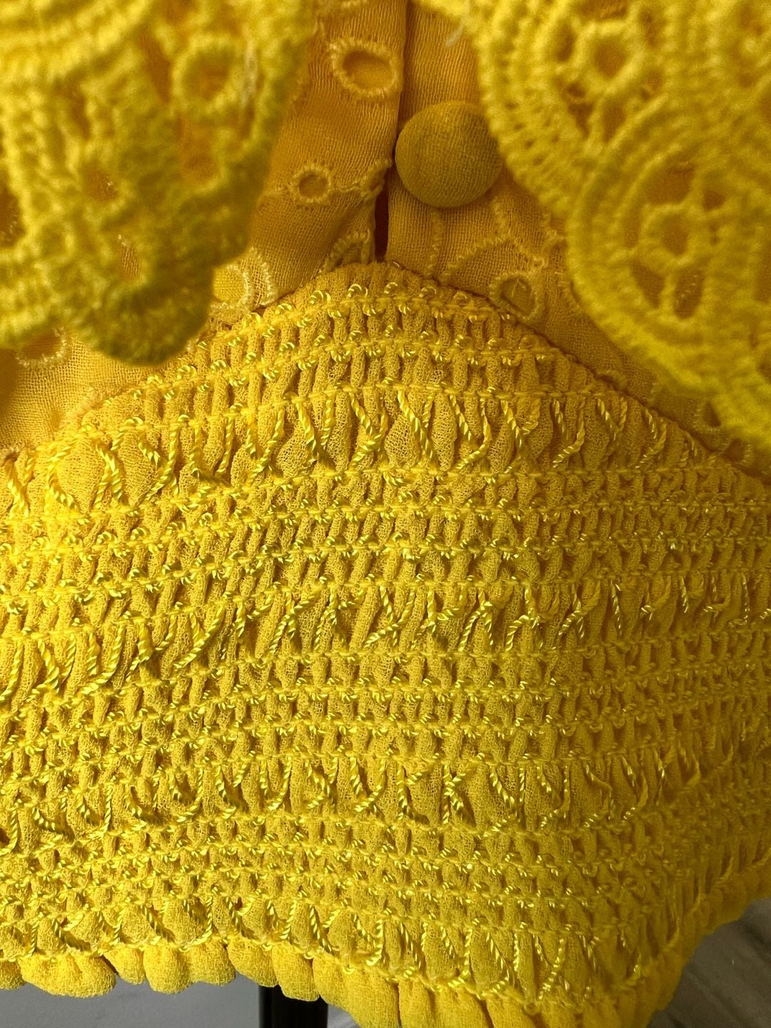 Alice + Olivia Bleeker Ruffled Eyelet Lace Crop Top Sunbeam Yellow Smocked Size S 5