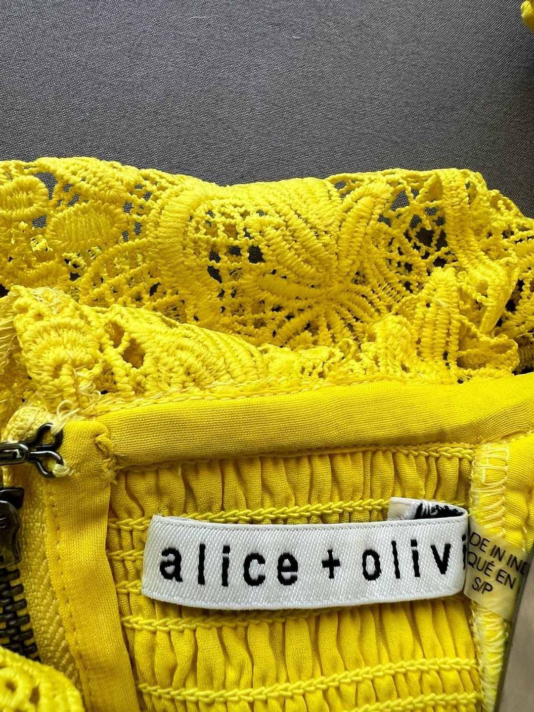 Alice + Olivia Bleeker Ruffled Eyelet Lace Crop Top Sunbeam Yellow Smocked Size S 8