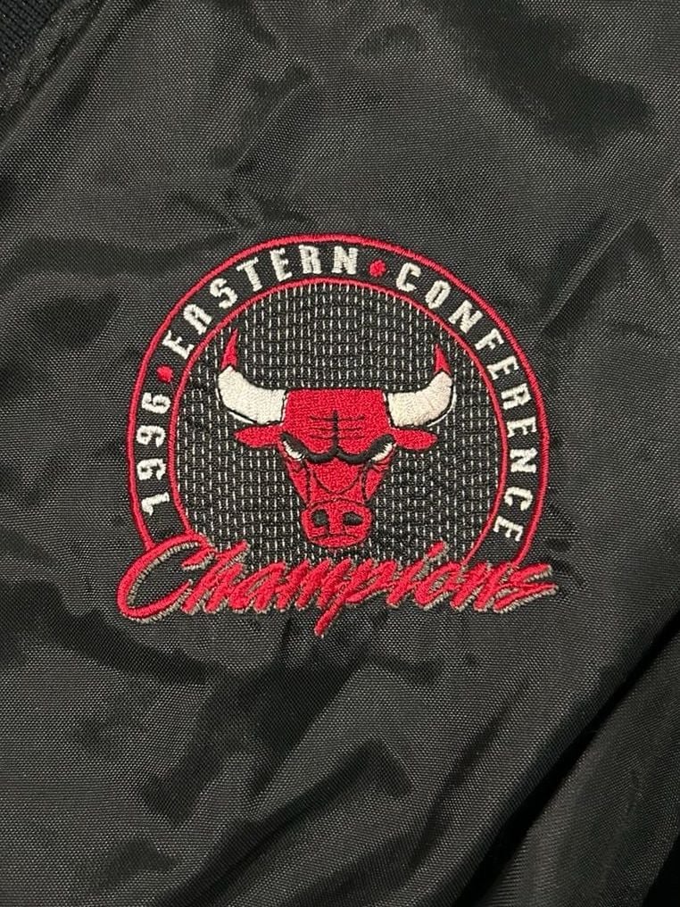 Pro Layer Chicago Bulls 1996 Eastern Conference Champions V-Neck Windbreaker Jacket - Mens Size L 3