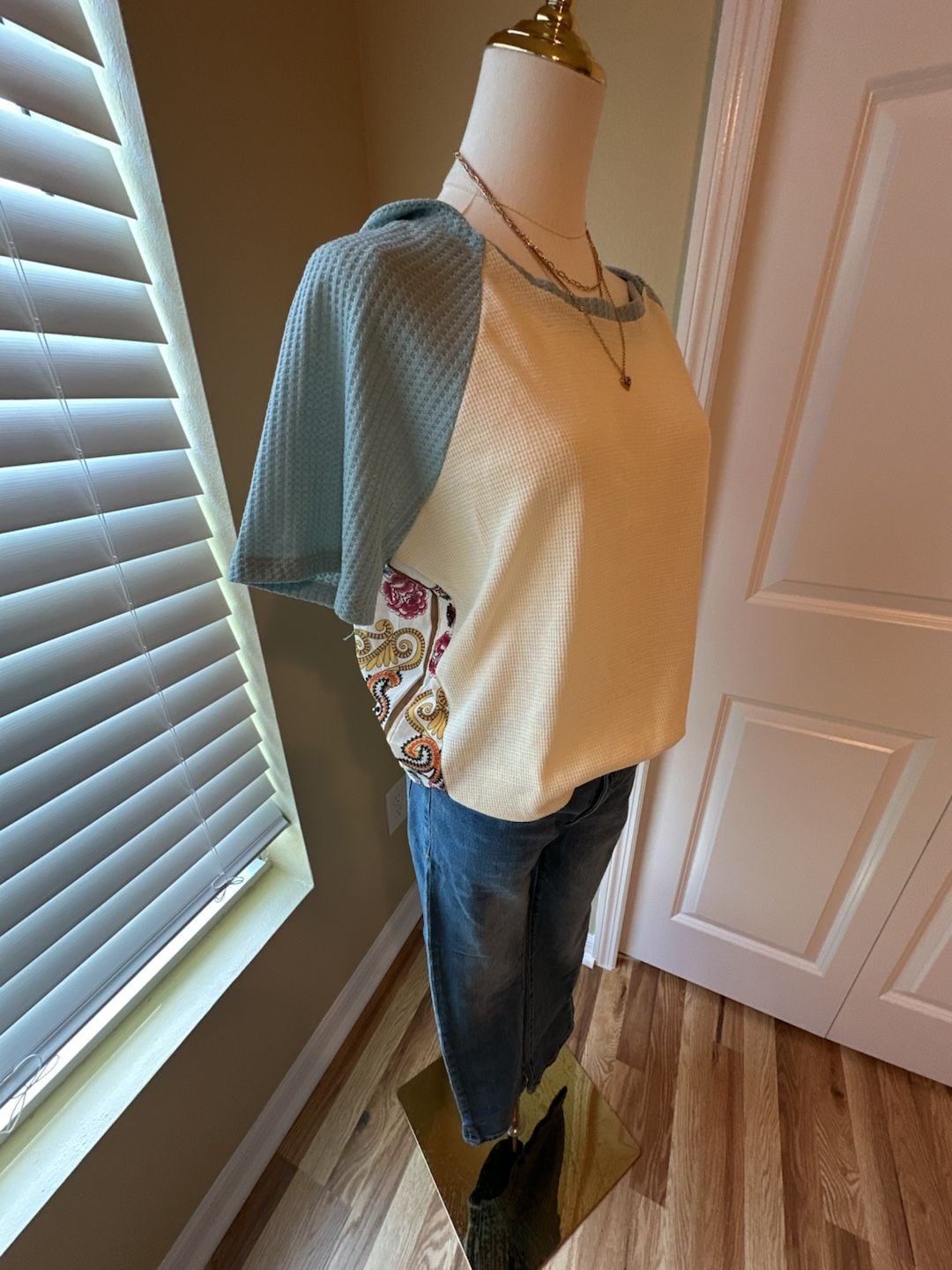 Umgee Waffle Knit Short Sleeve Hoodie Top with Floral Paisley Patchwork M 4