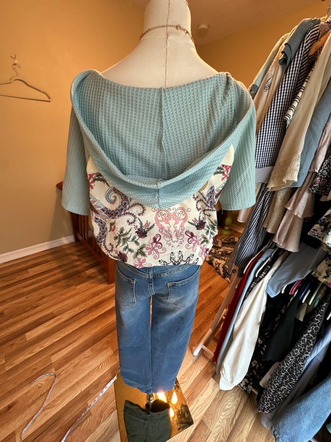 Umgee Waffle Knit Short Sleeve Hoodie Top with Floral Paisley Patchwork M 3