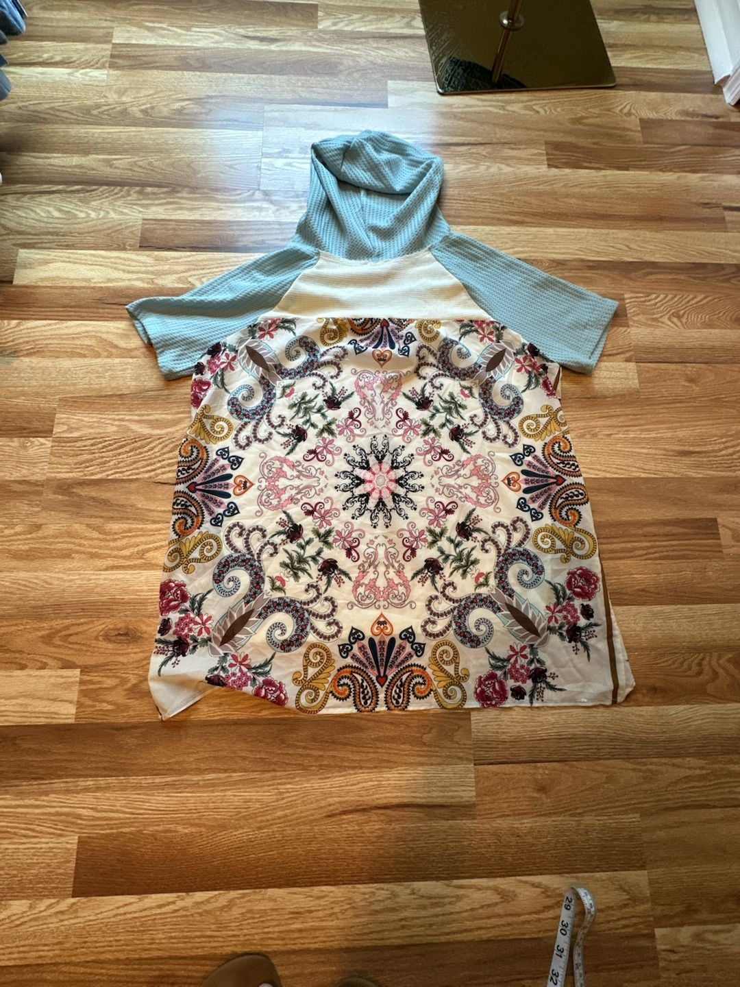 Umgee Waffle Knit Short Sleeve Hoodie Top with Floral Paisley Patchwork M 13