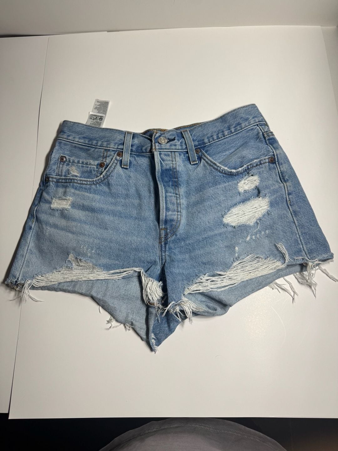 Only worn a few time. Just got too small for me 2