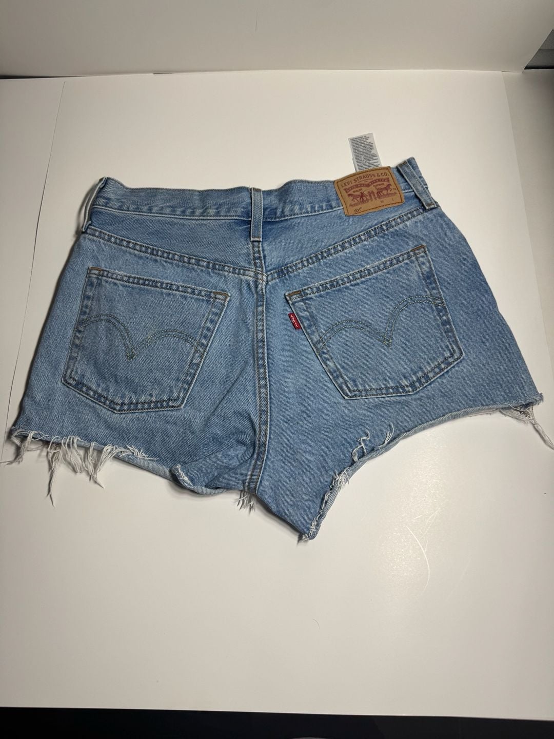 Only worn a few time. Just got too small for me 3