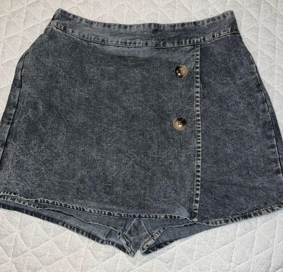 Promesa Black Acid Wash Denim Wrap Front Skort Size Small 2